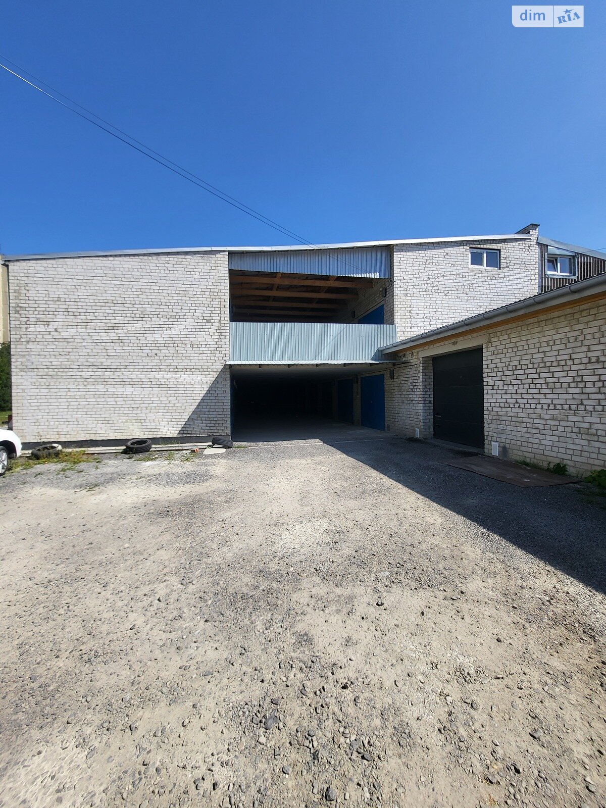 Место в гаражном кооперативе под легковое авто в Львове, площадь 19.7 кв.м. фото 1 Место в гаражном кооперативе под легковое авто в Львове, площадь 19.7 кв.м. фото 1