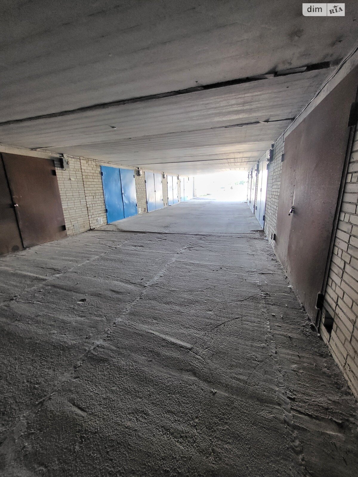 Место в гаражном кооперативе под легковое авто в Львове, площадь 19.7 кв.м. фото 1 Место в гаражном кооперативе под легковое авто в Львове, площадь 19.7 кв.м. фото 1