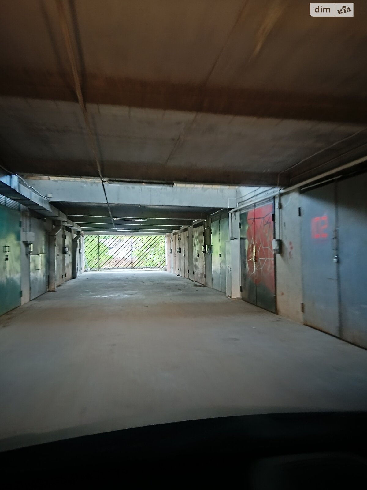 Місце в гаражному кооперативі під легкове авто в Львові, площа 19 кв.м. фото 1 Місце в гаражному кооперативі під легкове авто в Львові, площа 19 кв.м. фото 1