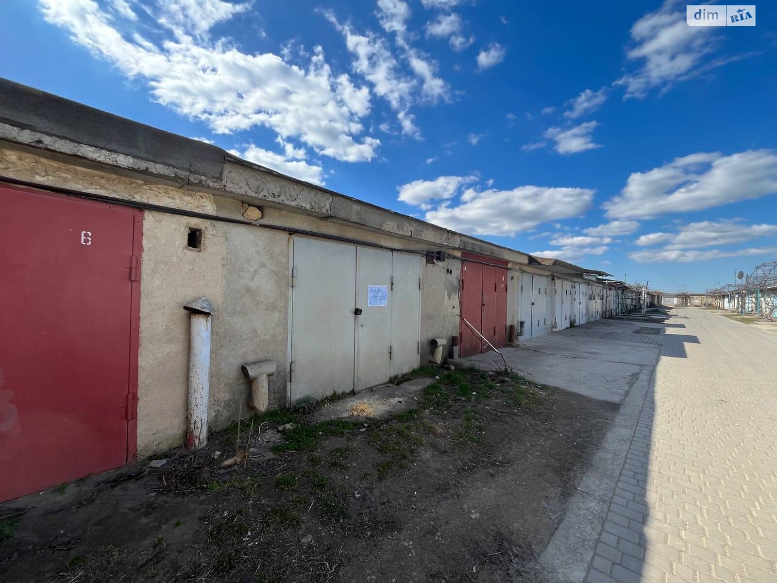 Місце в гаражному кооперативі під легкове авто в Молодіжному, площа 24 кв.м. фото 1 Місце в гаражному кооперативі під легкове авто в Молодіжному, площа 24 кв.м. фото 1