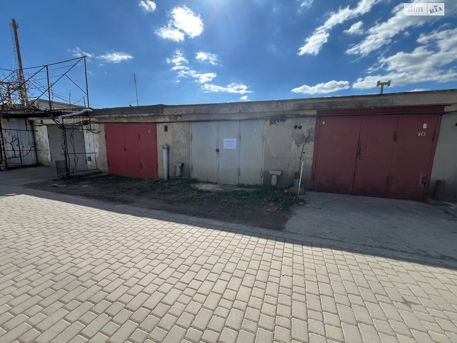 Місце в гаражному кооперативі під легкове авто в Молодіжному, площа 24 кв.м. фото 1 Місце в гаражному кооперативі під легкове авто в Молодіжному, площа 24 кв.м. фото 1