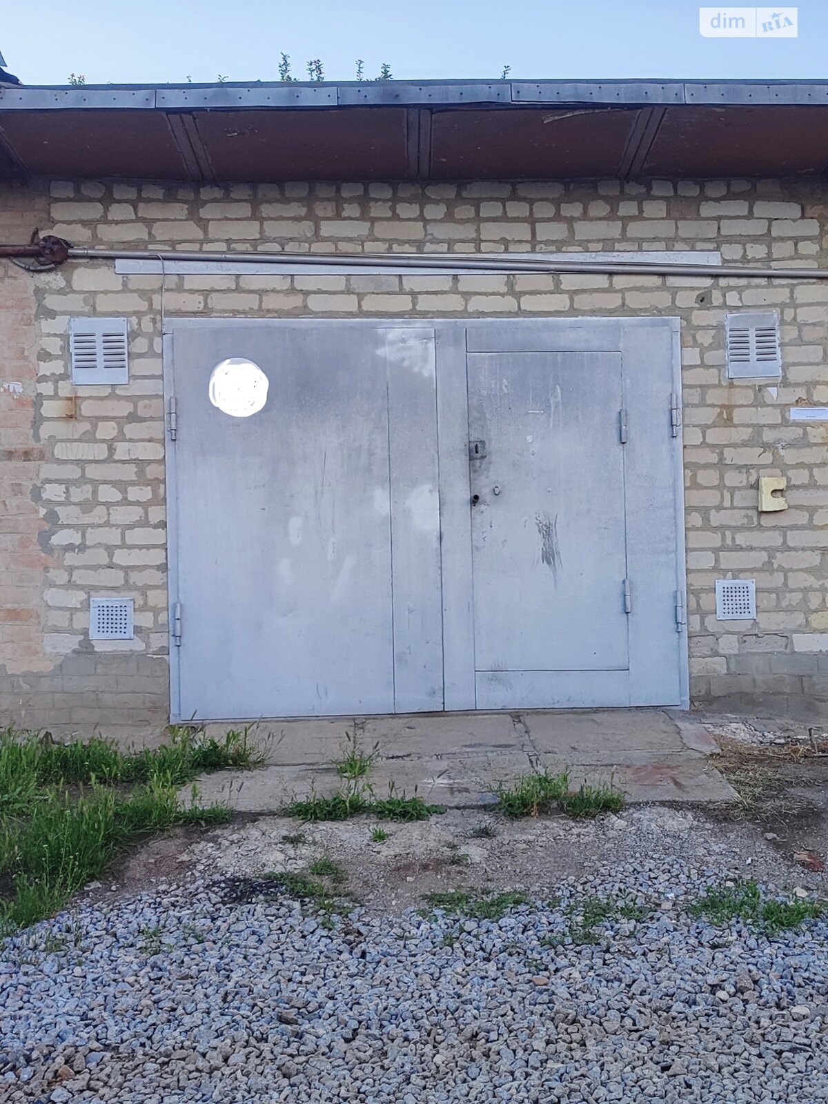 Місце в гаражному кооперативі під легкове авто в Нове, площа 25 кв.м. фото 1 Місце в гаражному кооперативі під легкове авто в Нове, площа 25 кв.м. фото 1