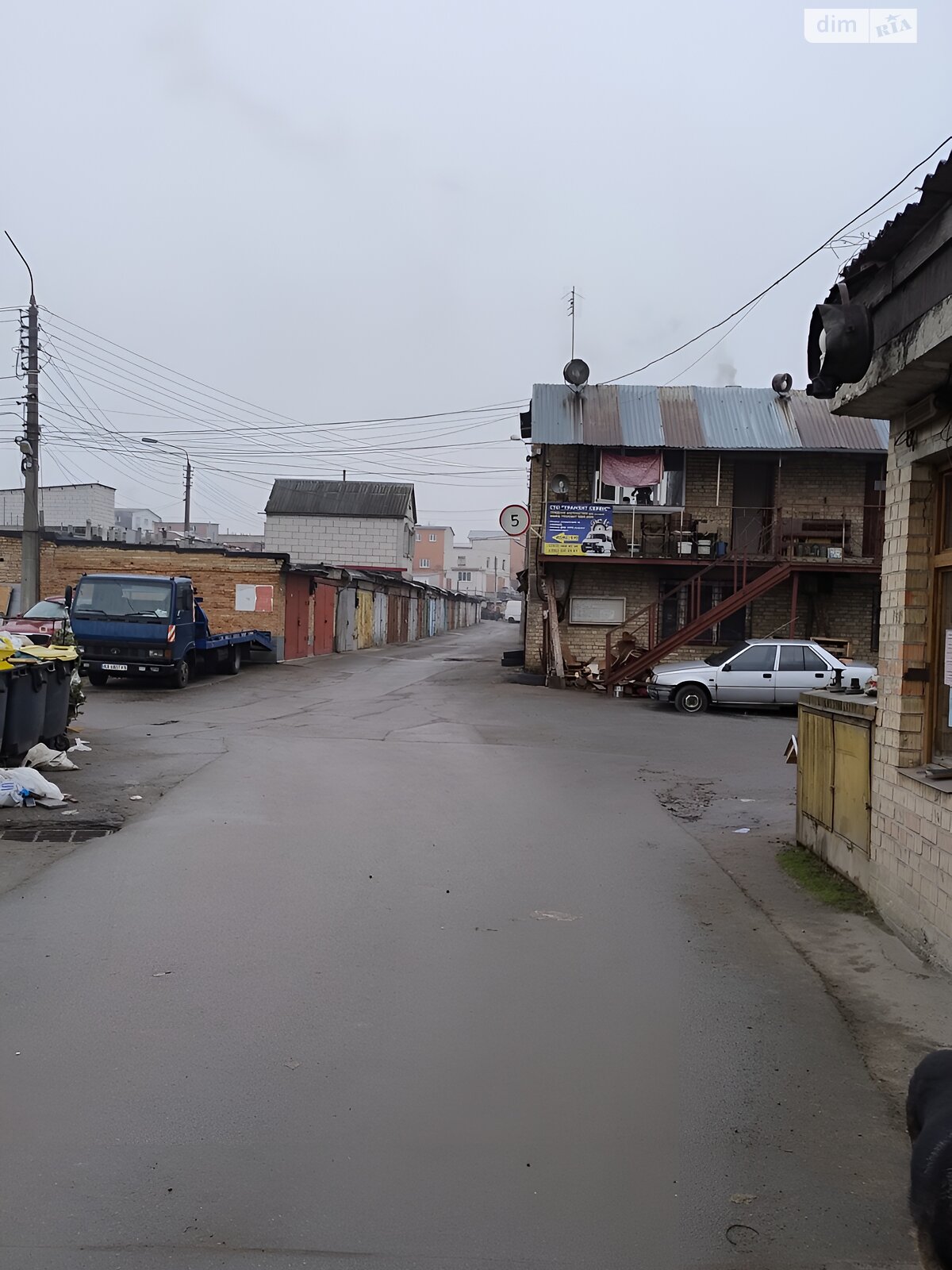 Место в гаражном кооперативе под легковое авто в Петропавловской Борщаговке, площадь 39 кв.м. фото 1 Место в гаражном кооперативе под легковое авто в Петропавловской Борщаговке, площадь 39 кв.м. фото 1
