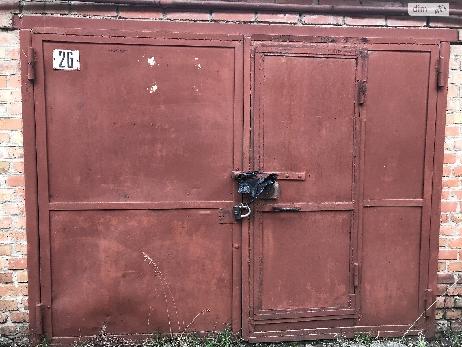 Місце в гаражному кооперативі під легкове авто в Полтаві, площа 40 кв.м. фото 1 Місце в гаражному кооперативі під легкове авто в Полтаві, площа 40 кв.м. фото 1