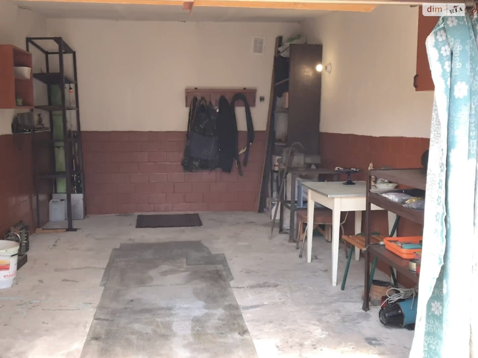 Місце в гаражному кооперативі під легкове авто в Полтаві, площа 23 кв.м. фото 1