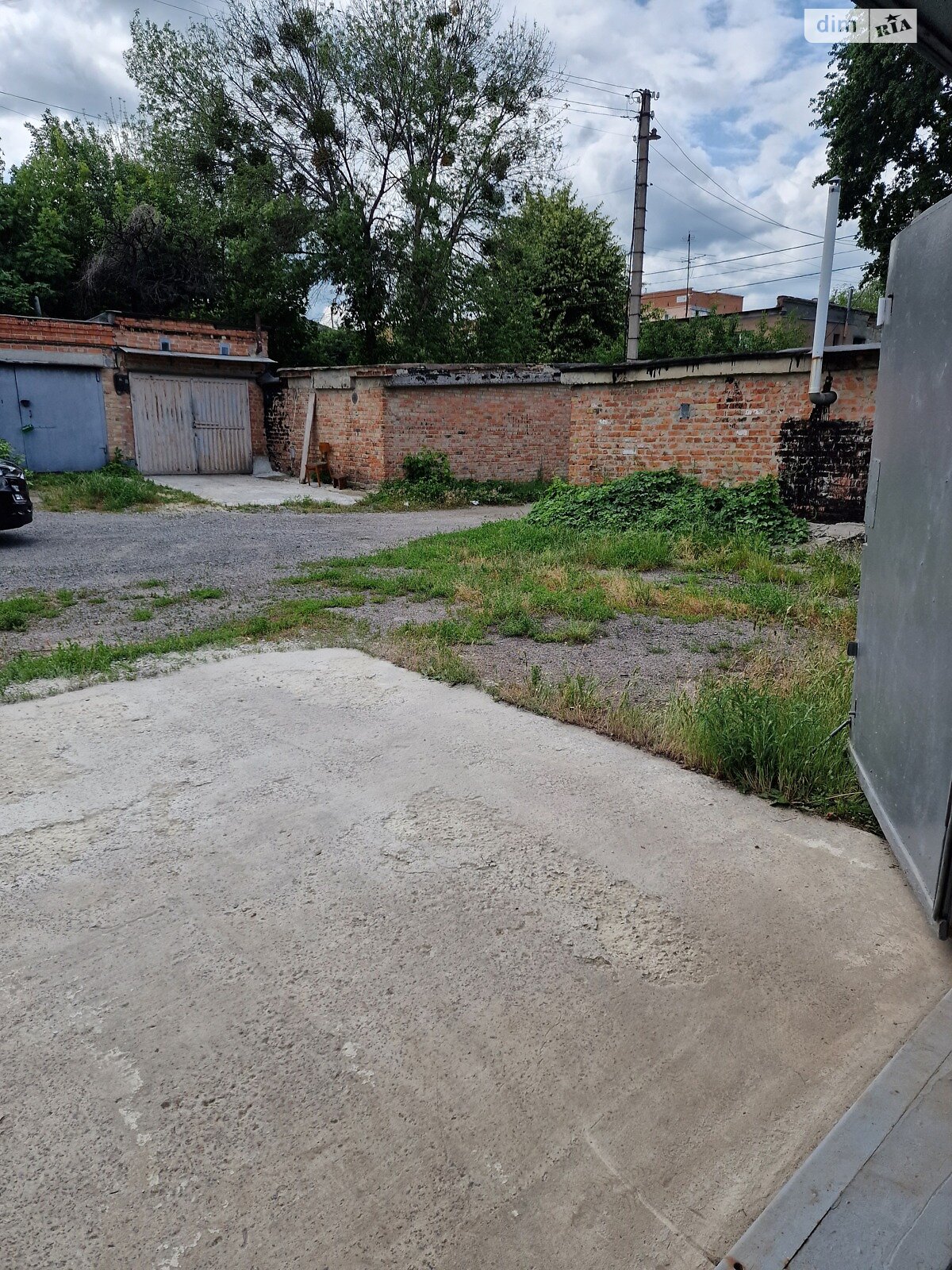 Місце в гаражному кооперативі під легкове авто в Розсошенці, площа 18.2 кв.м. фото 1 Місце в гаражному кооперативі під легкове авто в Розсошенці, площа 18.2 кв.м. фото 1