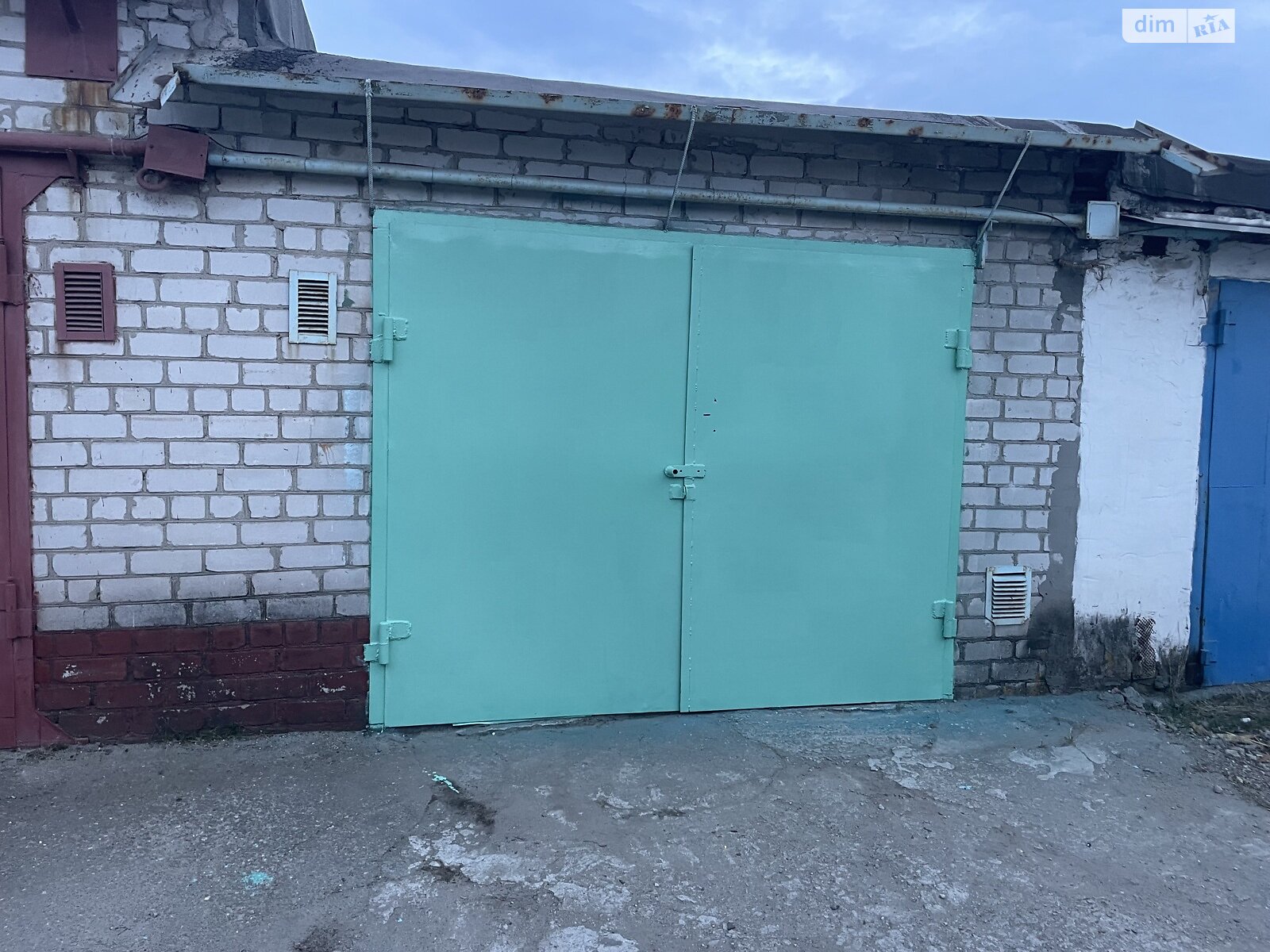 Місце в гаражному кооперативі під легкове авто в Сонячне, площа 48 кв.м. фото 1 Місце в гаражному кооперативі під легкове авто в Сонячне, площа 48 кв.м. фото 1
