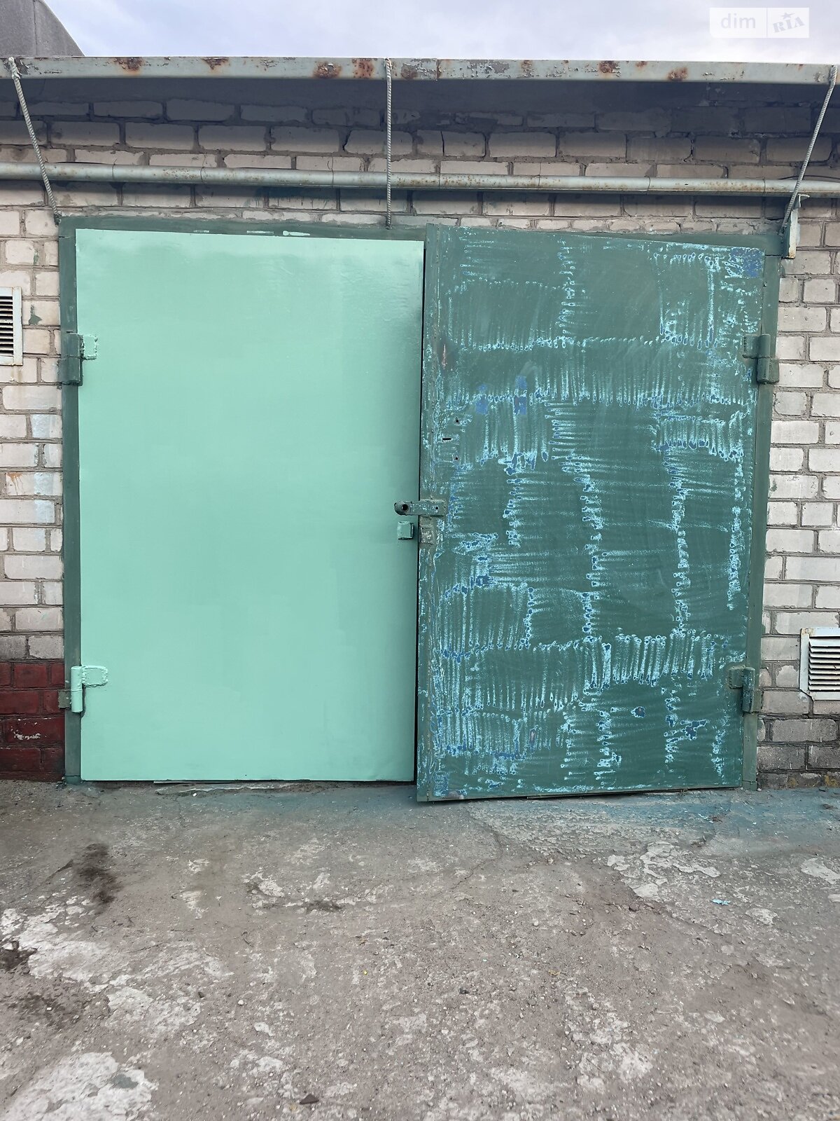 Місце в гаражному кооперативі під легкове авто в Сонячне, площа 48 кв.м. фото 1 Місце в гаражному кооперативі під легкове авто в Сонячне, площа 48 кв.м. фото 1