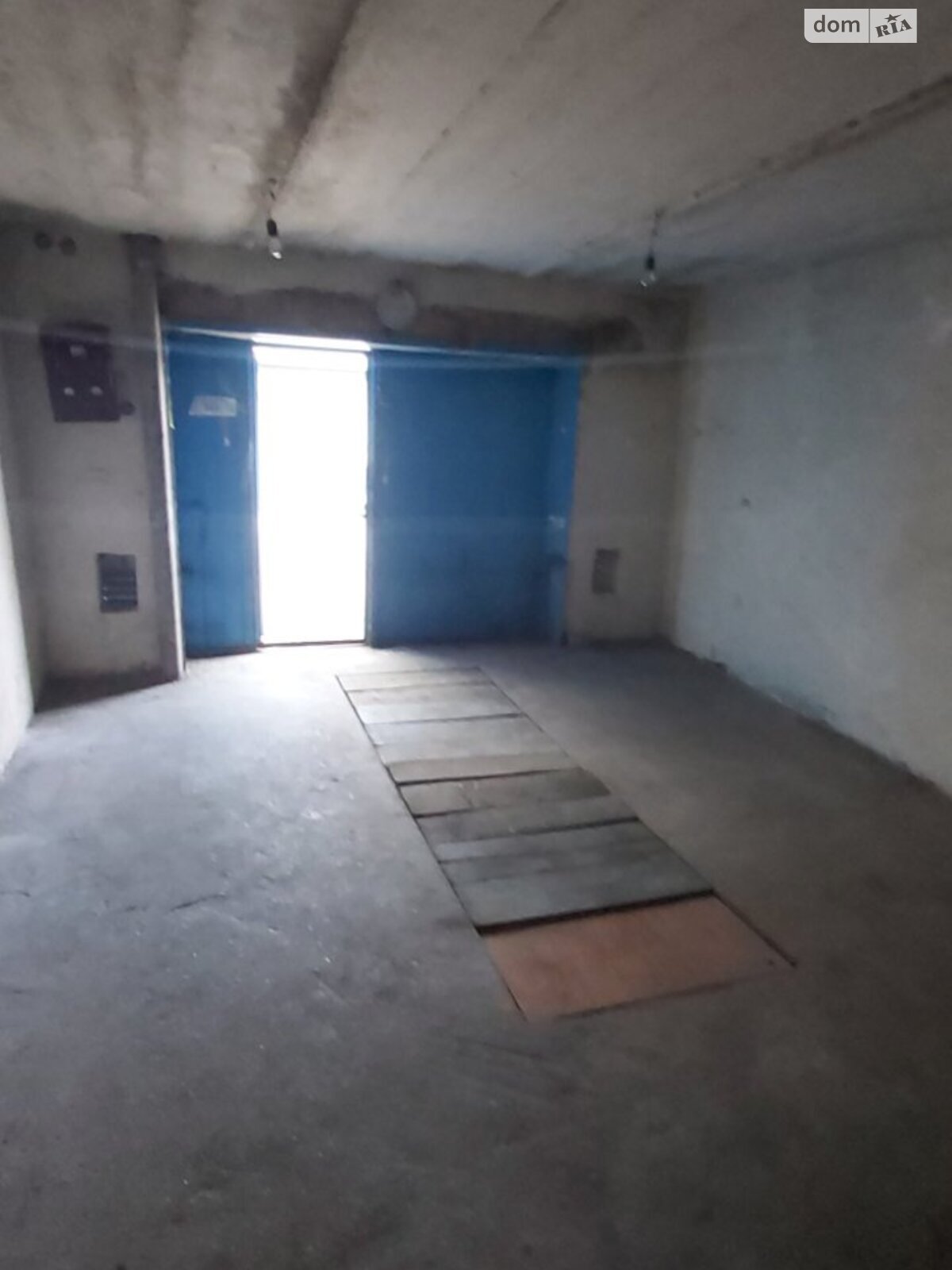 Місце в гаражному кооперативі під бус в Тернополі, площа 24 кв.м. фото 1 Місце в гаражному кооперативі під бус в Тернополі, площа 24 кв.м. фото 1