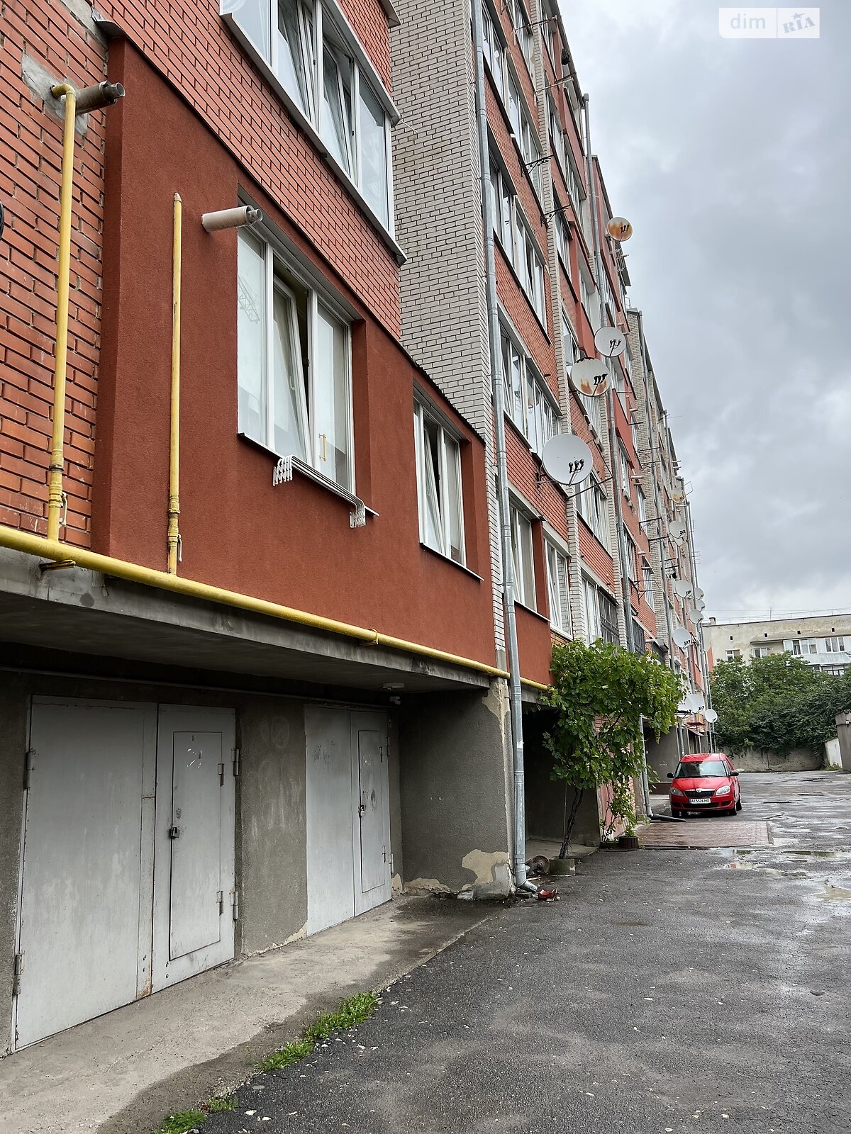 Место в гаражном кооперативе под легковое авто в Тернополе, площадь 26 кв.м. фото 1 Место в гаражном кооперативе под легковое авто в Тернополе, площадь 26 кв.м. фото 1
