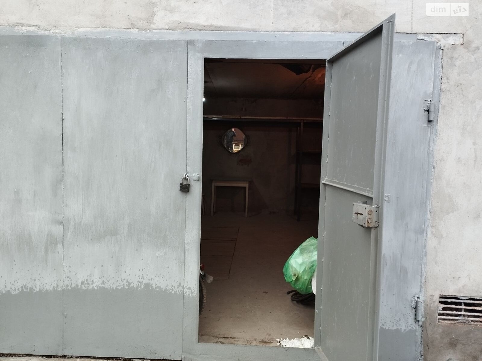 Место в гаражном кооперативе под легковое авто в Тернополе, площадь 24 кв.м. фото 1