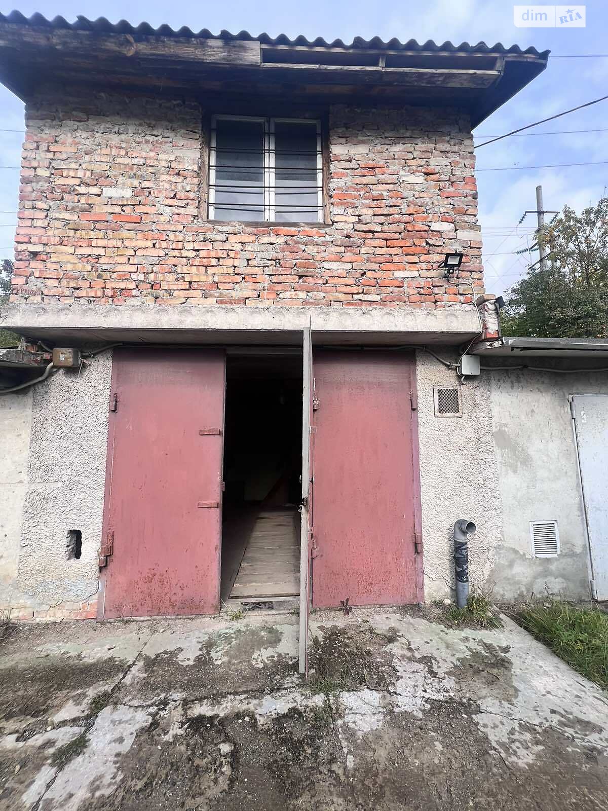 Місце в гаражному кооперативі під бус в Тернополі, площа 61 кв.м. фото 1 Місце в гаражному кооперативі під бус в Тернополі, площа 61 кв.м. фото 1