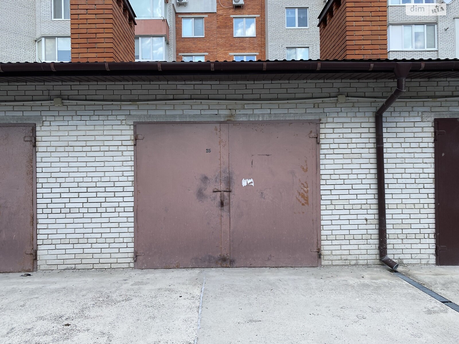 Место в гаражном кооперативе под легковое авто в Тернополе, площадь 23 кв.м. фото 1