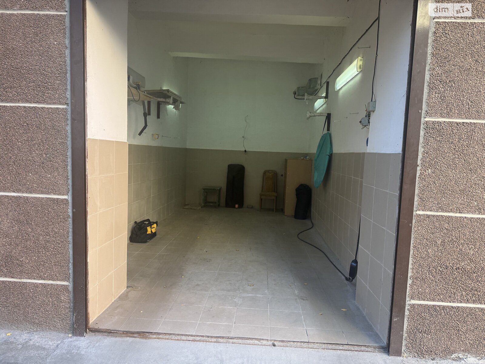 Место в гаражном кооперативе под легковое авто в Тернополе, площадь 17 кв.м. фото 1 Место в гаражном кооперативе под легковое авто в Тернополе, площадь 17 кв.м. фото 1