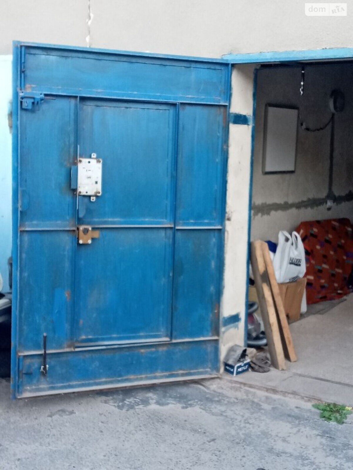 Місце в гаражному кооперативі під легкове авто в Тернополі, площа 24 кв.м. фото 1