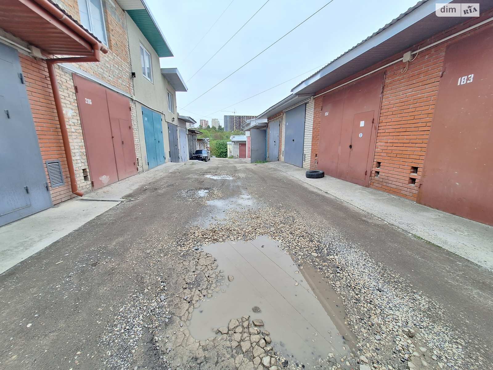 Место в гаражном кооперативе под легковое авто в Тернополе, площадь 24 кв.м. фото 1 Место в гаражном кооперативе под легковое авто в Тернополе, площадь 24 кв.м. фото 1