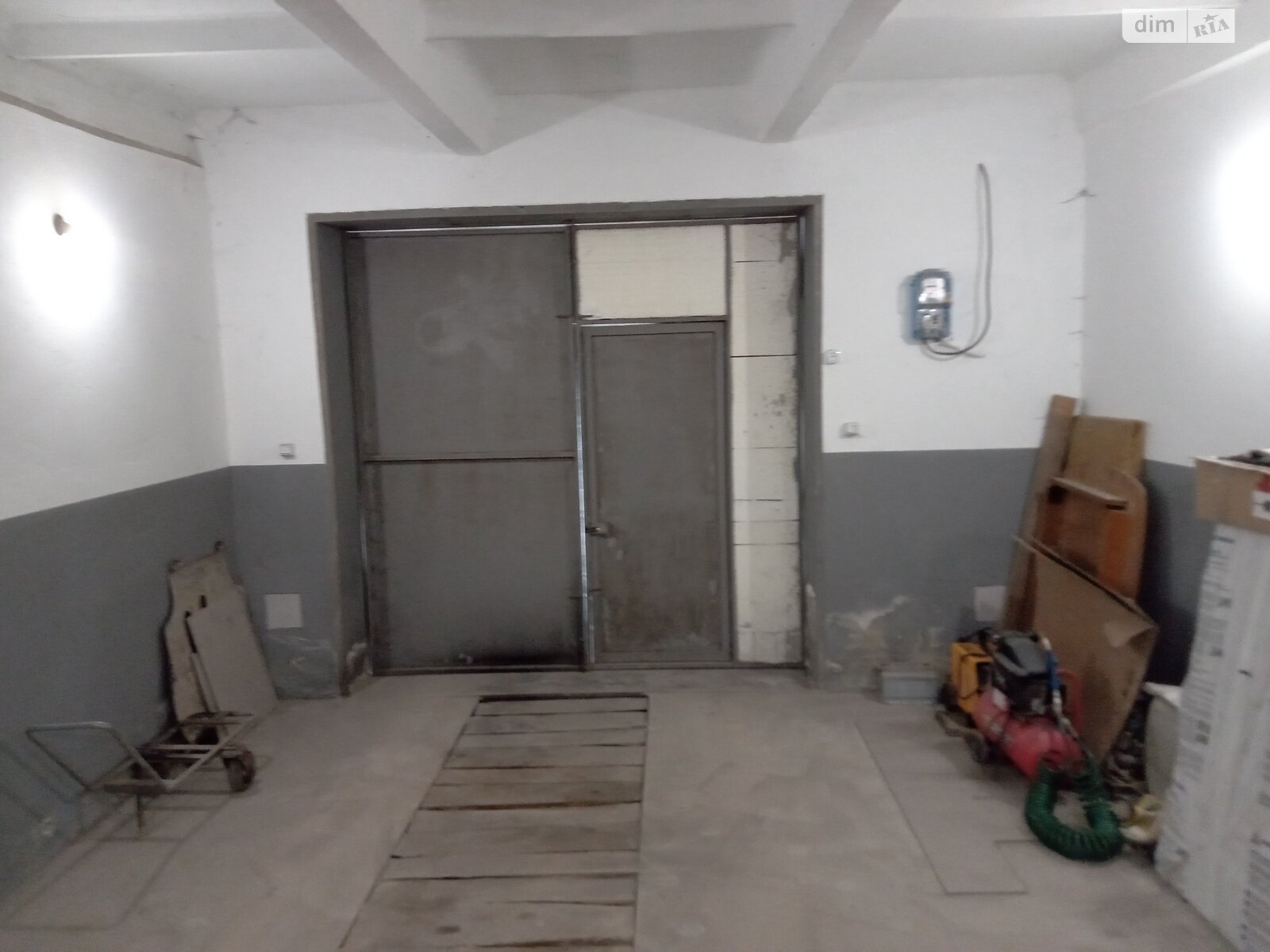Место в гаражном кооперативе под легковое авто в Тернополе, площадь 48 кв.м. фото 1