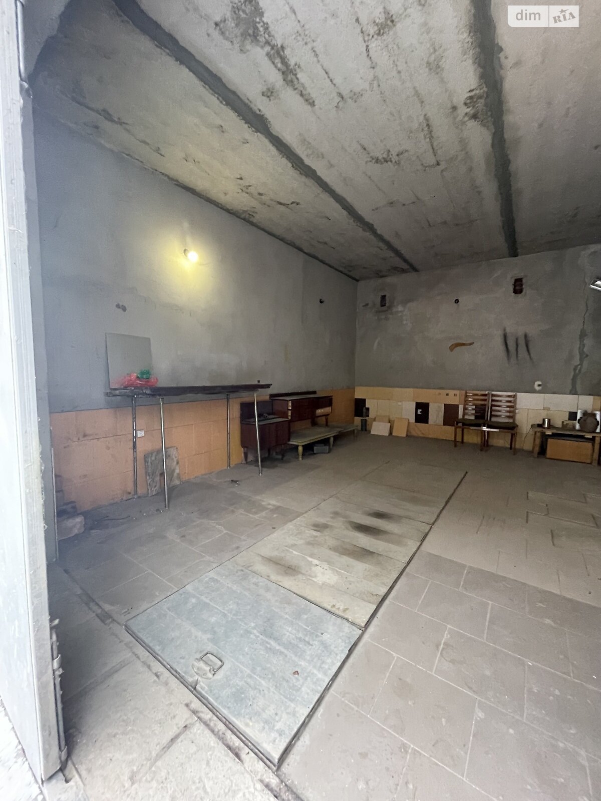 Місце в гаражному кооперативі під бус в Тернополі, площа 37 кв.м. фото 1