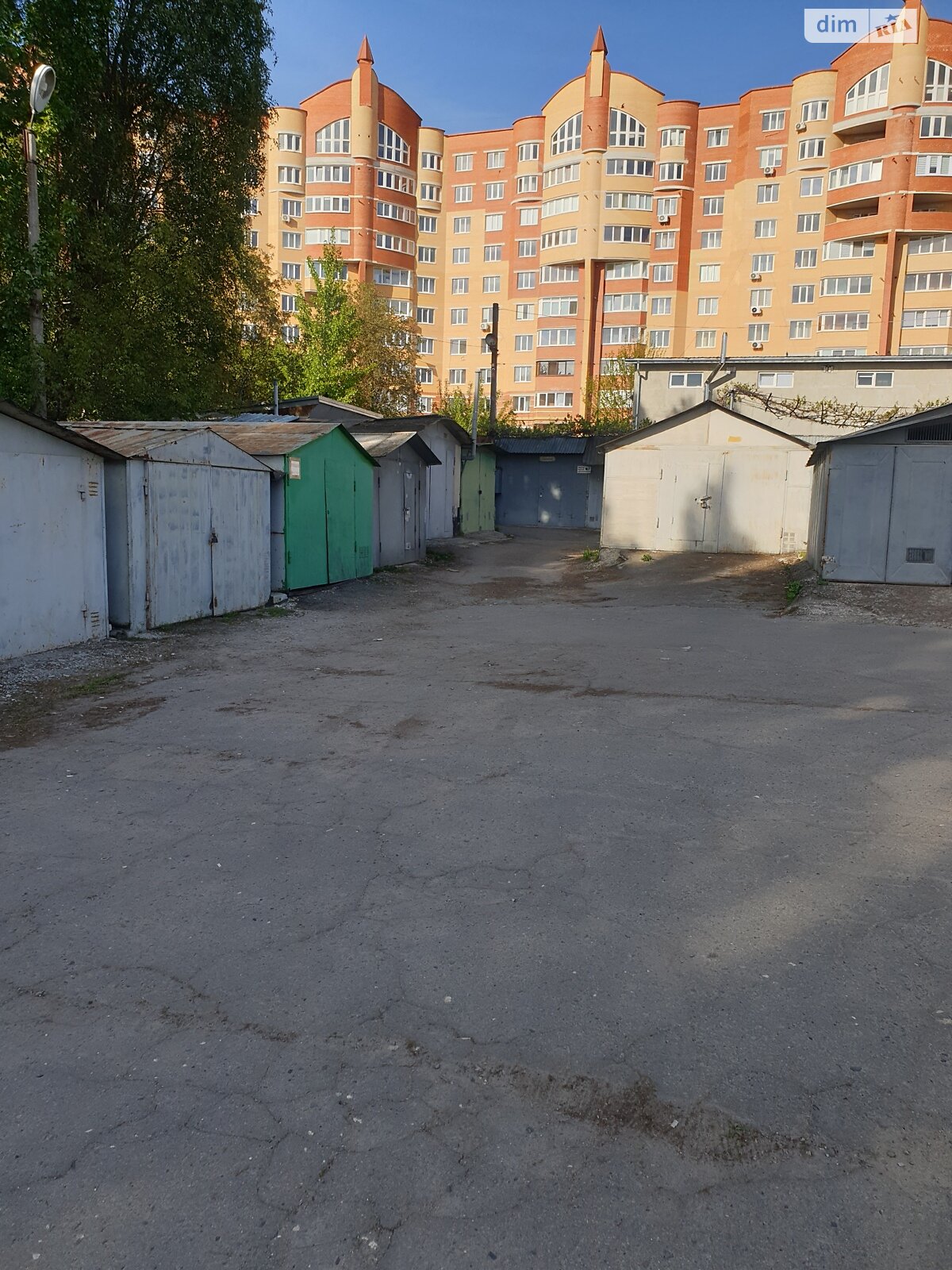 Место в гаражном кооперативе под легковое авто в Тернополе, площадь 21.5 кв.м. фото 1 Место в гаражном кооперативе под легковое авто в Тернополе, площадь 21.5 кв.м. фото 1
