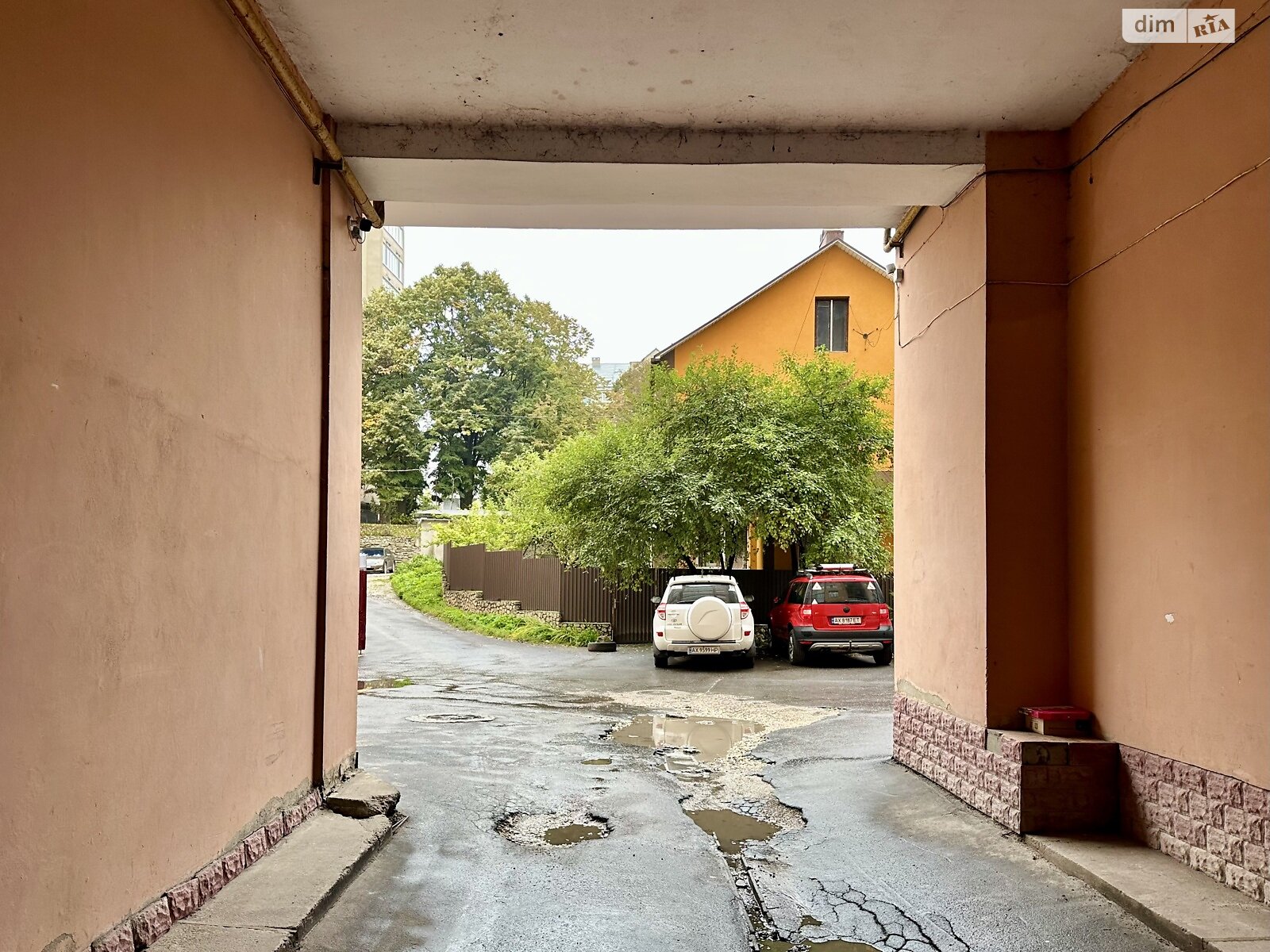 Місце в гаражному кооперативі універсальний в Тернополі, площа 21.8 кв.м. фото 1