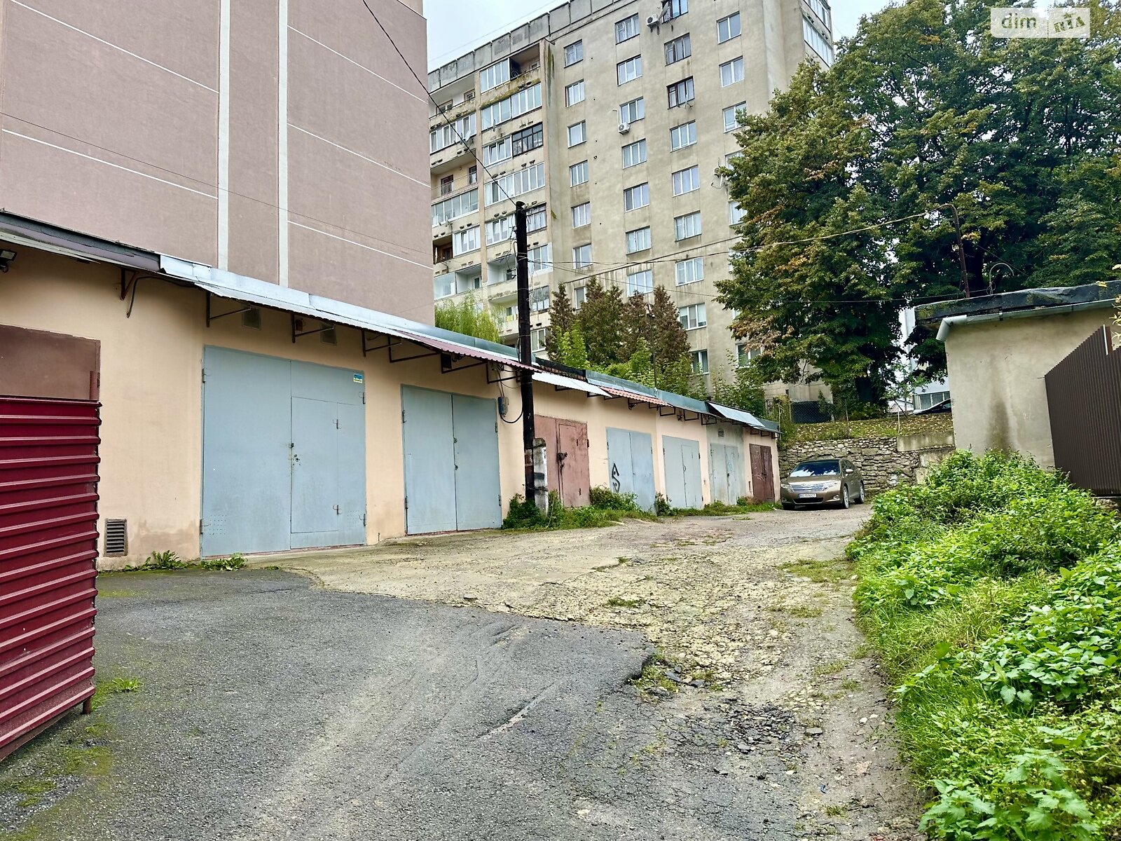 Місце в гаражному кооперативі універсальний в Тернополі, площа 21.8 кв.м. фото 1