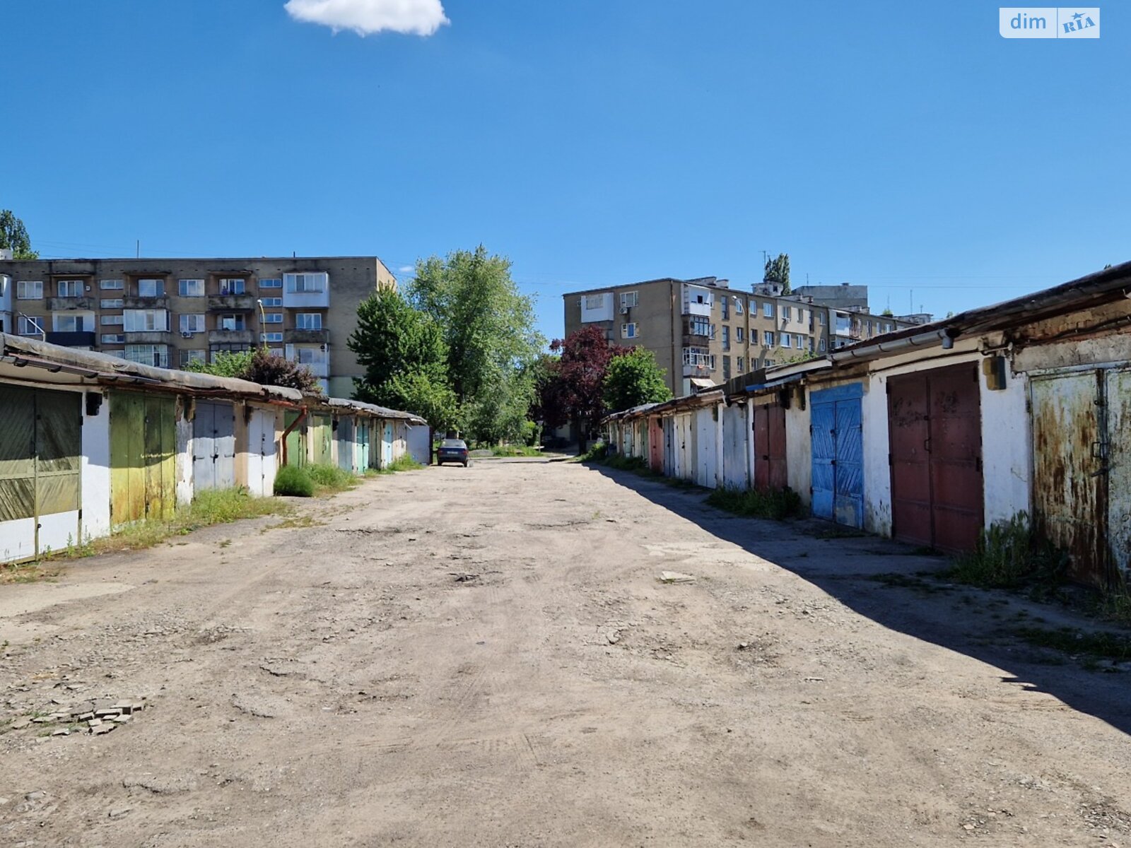 Місце в гаражному кооперативі під легкове авто в Ужгороді, площа 20 кв.м. фото 1