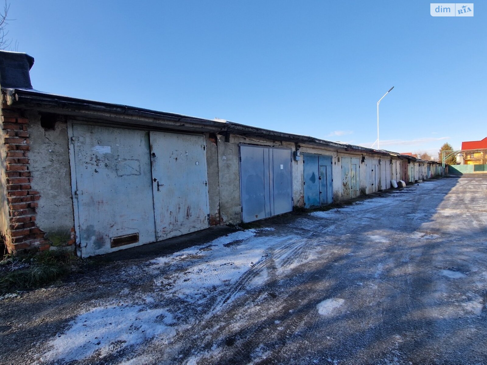 Место в гаражном кооперативе под легковое авто в Ужгороде, площадь 19.7 кв.м. фото 1