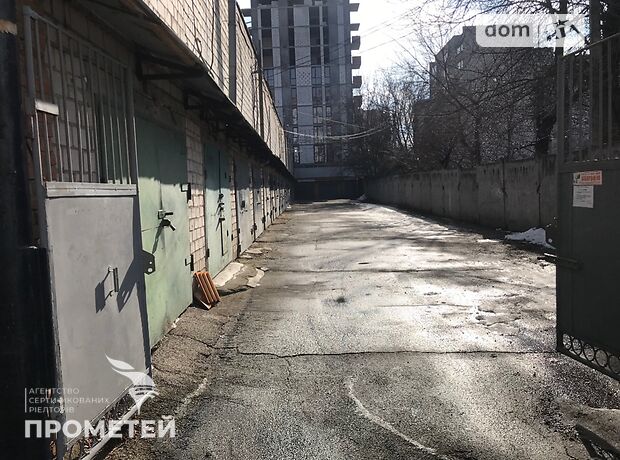 Место в гаражном кооперативе под легковое авто в Виннице, площадь 18 кв.м. фото 1 Место в гаражном кооперативе под легковое авто в Виннице, площадь 18 кв.м. фото 1