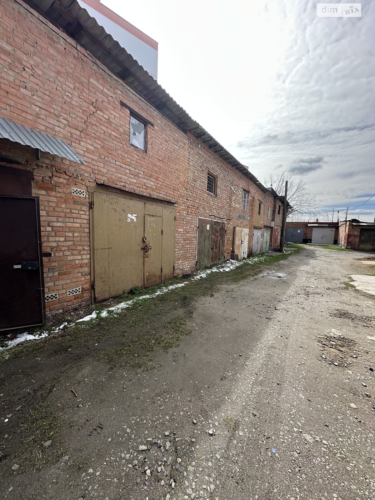 Місце в гаражному кооперативі під легкове авто в Вінниці, площа 32 кв.м. фото 1 Місце в гаражному кооперативі під легкове авто в Вінниці, площа 32 кв.м. фото 1