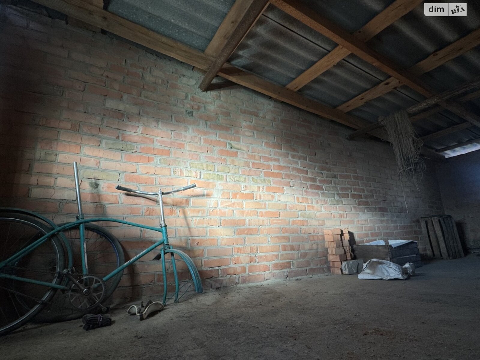 Місце в гаражному кооперативі під легкове авто в Вінниці, площа 36 кв.м. фото 1