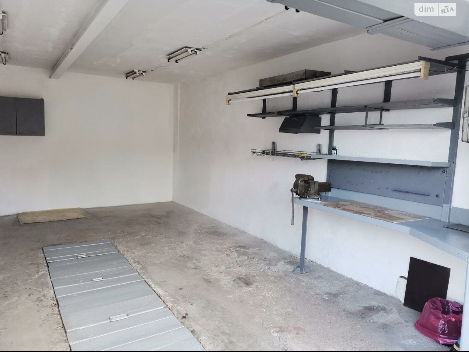 Место в гаражном кооперативе под легковое авто в Запорожье, площадь 30 кв.м. фото 1