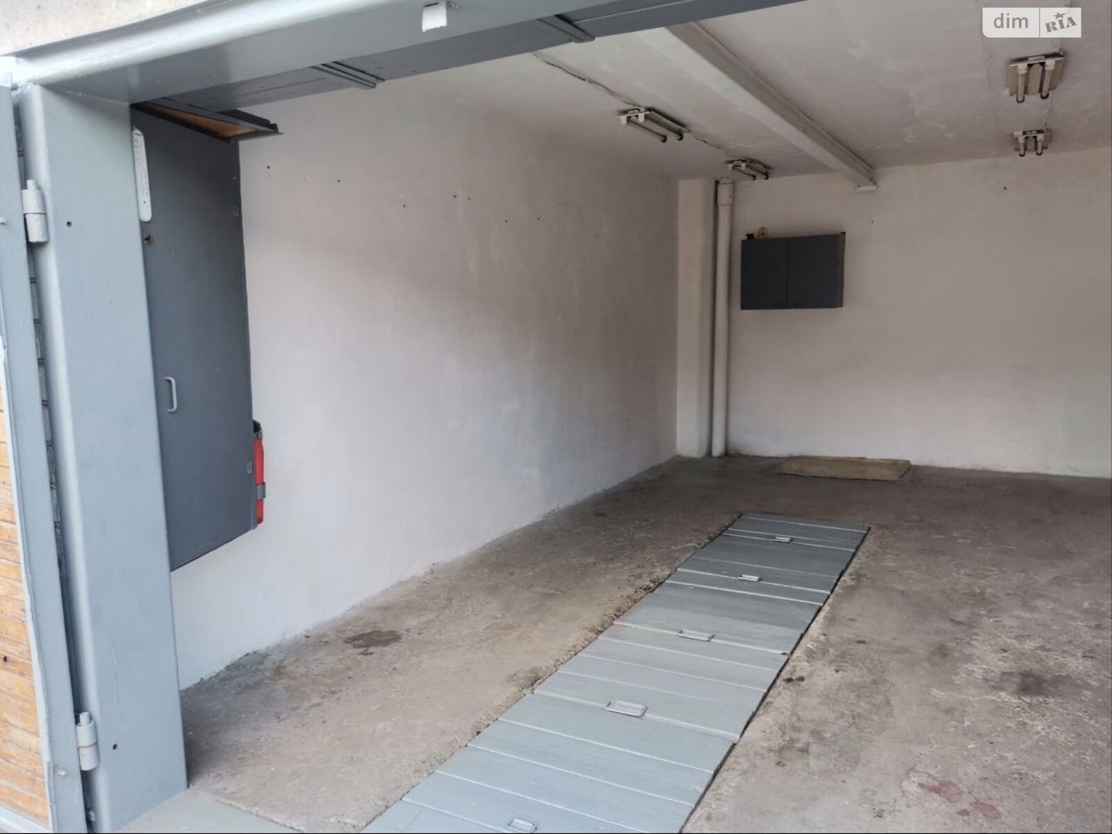 Место в гаражном кооперативе под легковое авто в Запорожье, площадь 30 кв.м. фото 1
