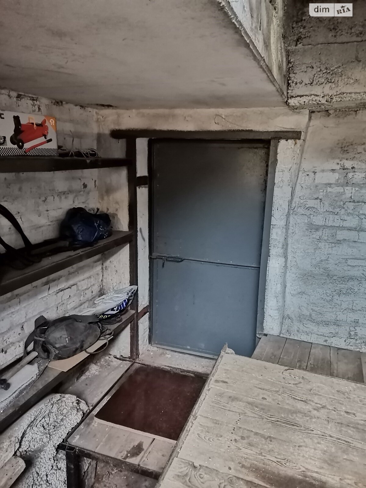 Место в гаражном кооперативе под легковое авто в Запорожье, площадь 30 кв.м. фото 1