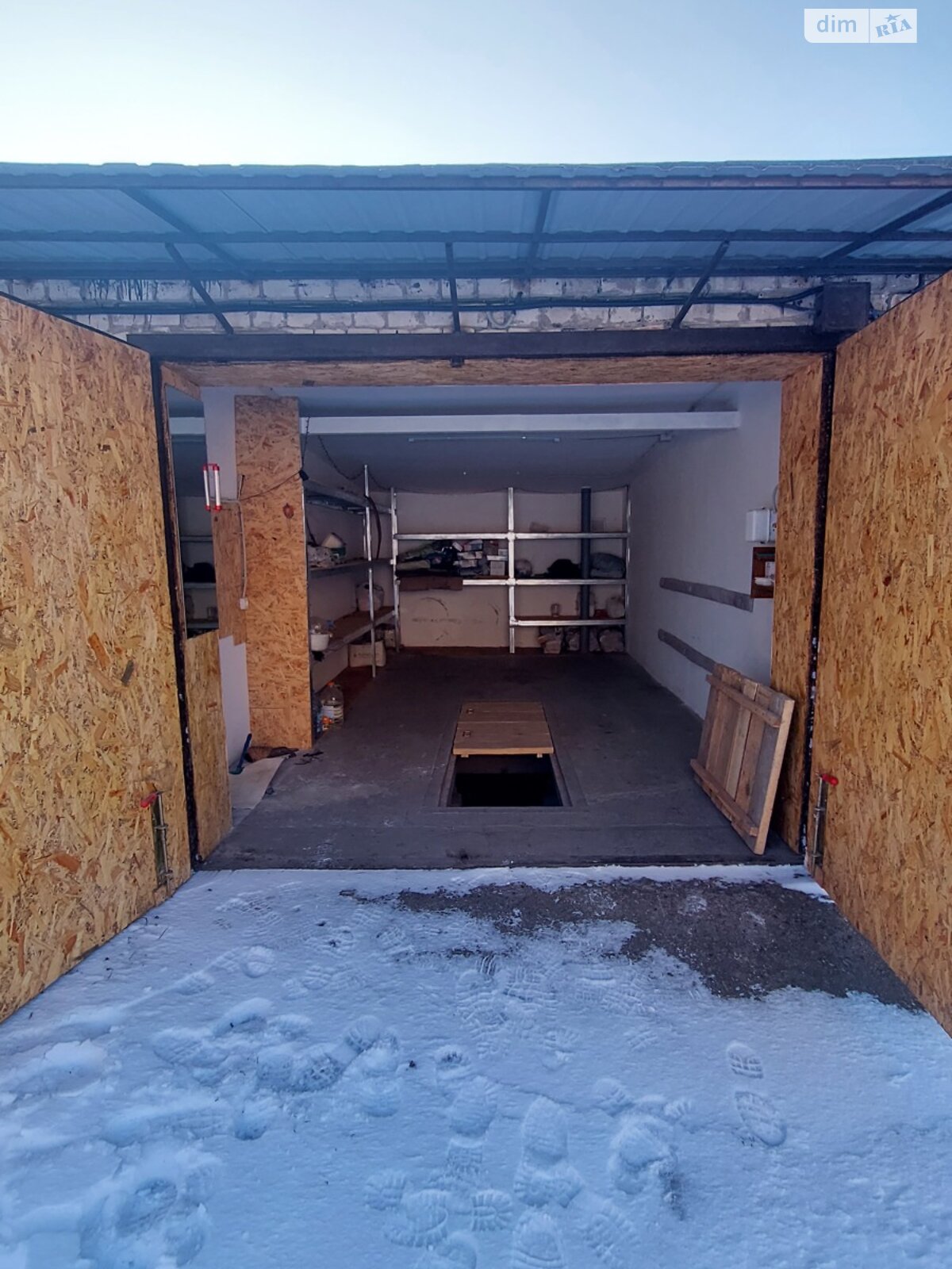 Місце в гаражному кооперативі під легкове авто в Запоріжжі, площа 22 кв.м. фото 1