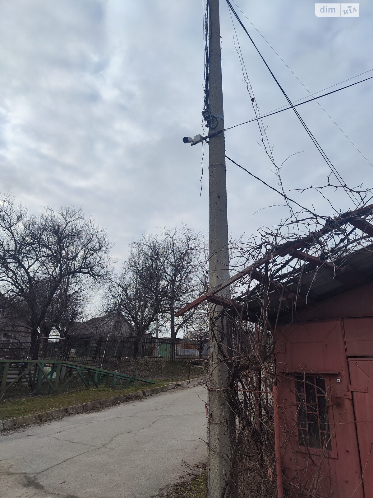 Место в гаражном кооперативе под легковое авто в Запорожье, площадь 20 кв.м. фото 1