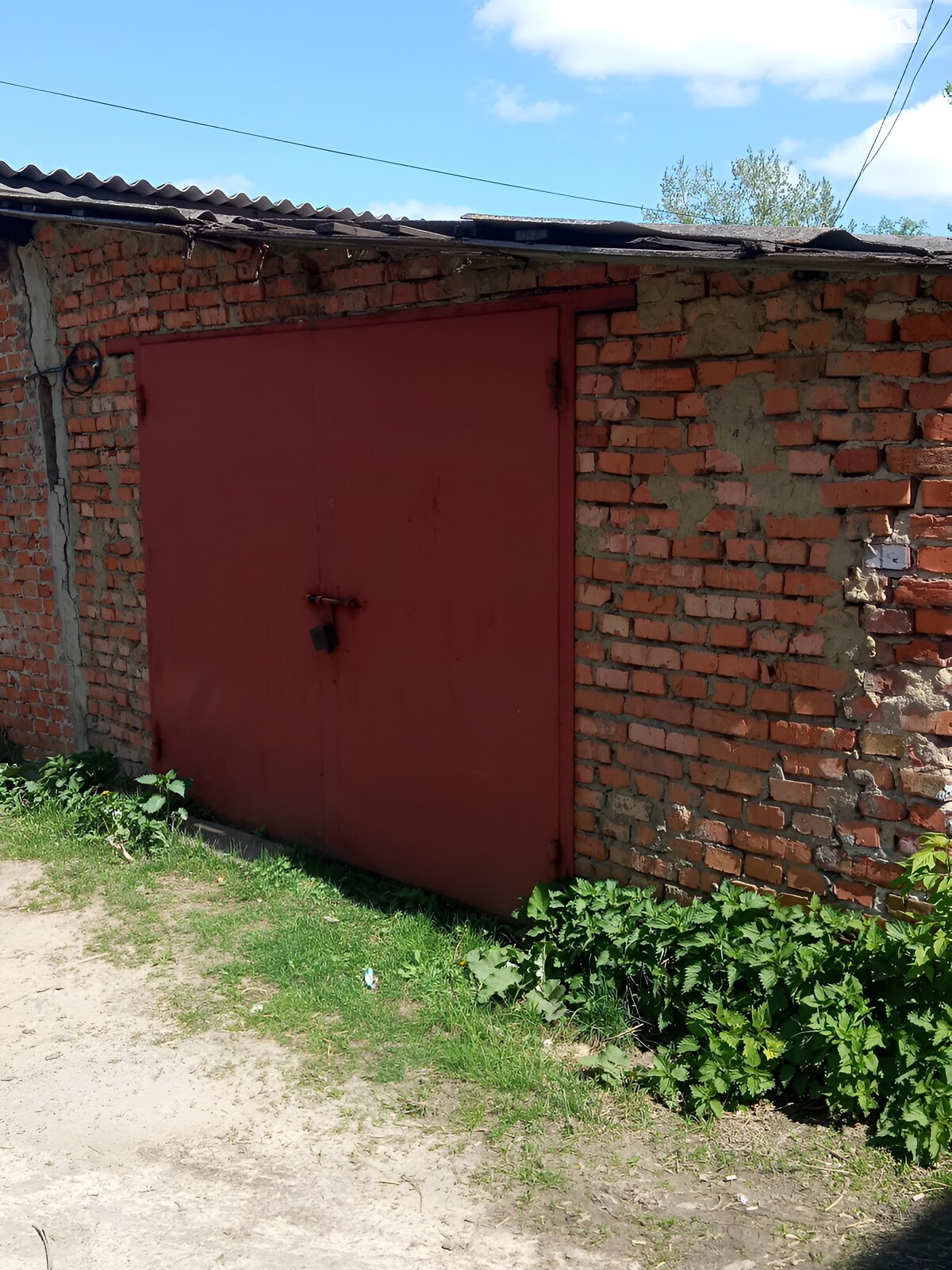 Місце в гаражному кооперативі під легкове авто в Здолбунові, площа 34.7 кв.м. фото 1 Місце в гаражному кооперативі під легкове авто в Здолбунові, площа 34.7 кв.м. фото 1