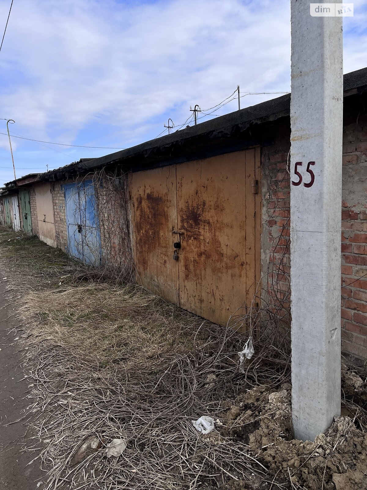 Місце в гаражному кооперативі універсальний в Здолбунові, площа 37.7 кв.м. фото 1 Місце в гаражному кооперативі універсальний в Здолбунові, площа 37.7 кв.м. фото 1