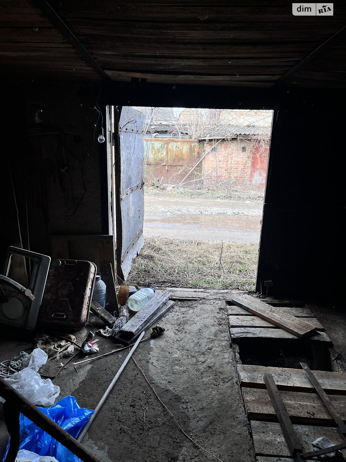 Місце в гаражному кооперативі універсальний в Здолбунові, площа 37.7 кв.м. фото 1 Місце в гаражному кооперативі універсальний в Здолбунові, площа 37.7 кв.м. фото 1