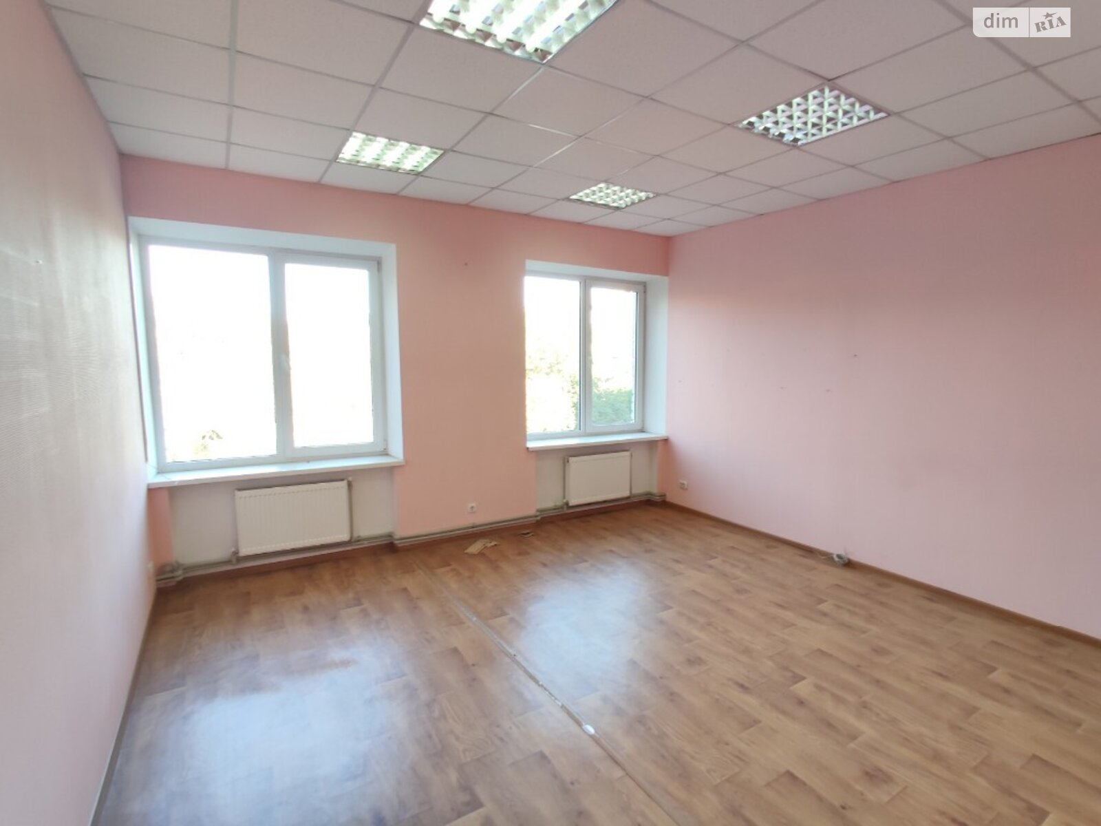 Офісне приміщення на 2343 кв.м. в Броварах фото 1 Офісне приміщення на 2343 кв.м. в Броварах фото 1