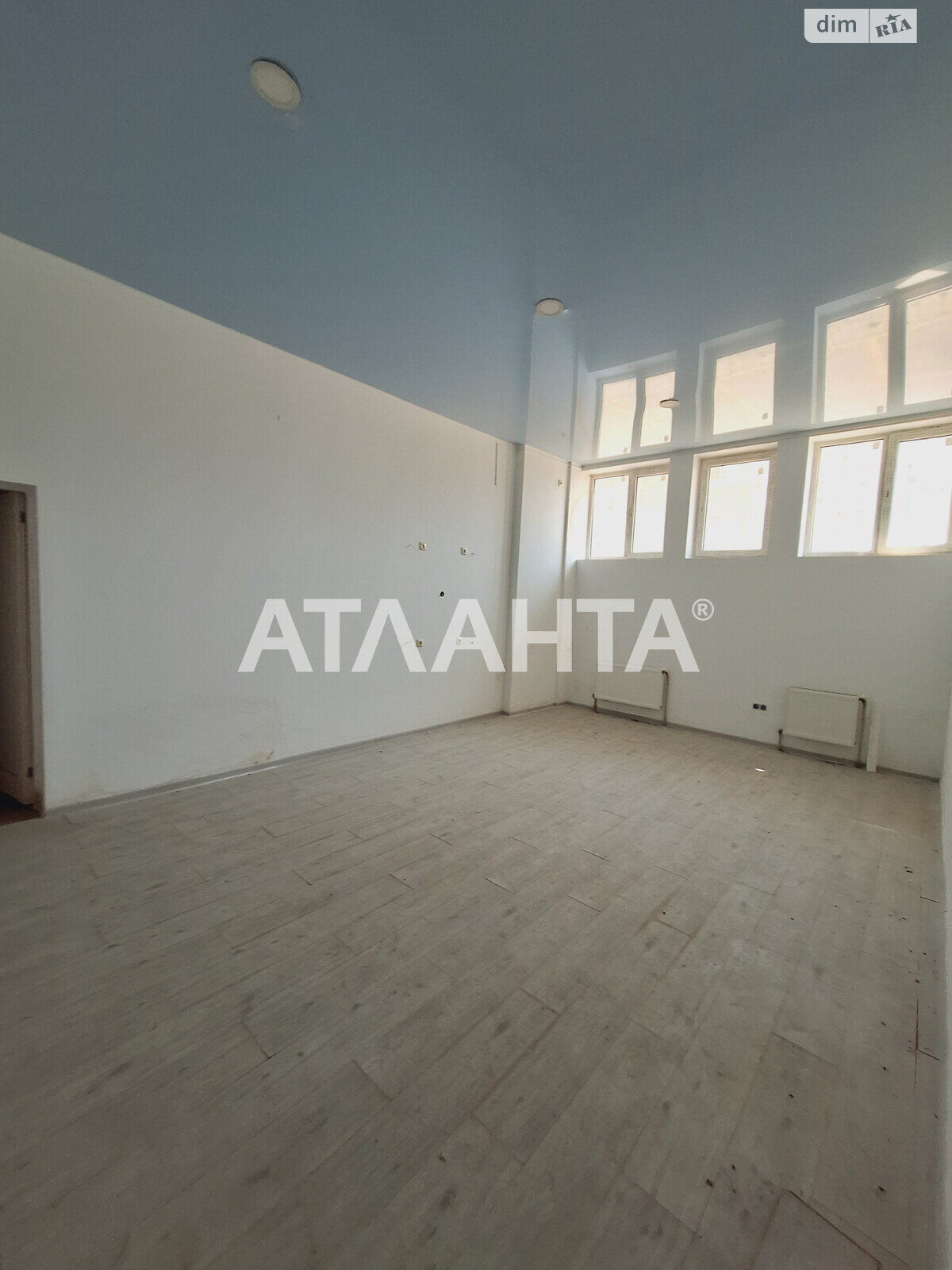 Офисное помещение на 187.6 кв.м. в Черноморске фото 1 Офисное помещение на 187.6 кв.м. в Черноморске фото 1