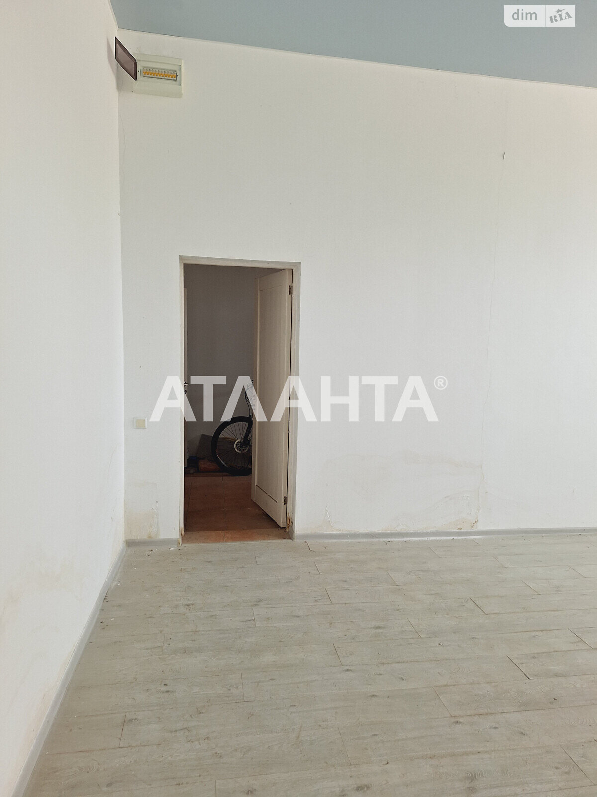 Офисное помещение на 187.6 кв.м. в Черноморске фото 1 Офисное помещение на 187.6 кв.м. в Черноморске фото 1