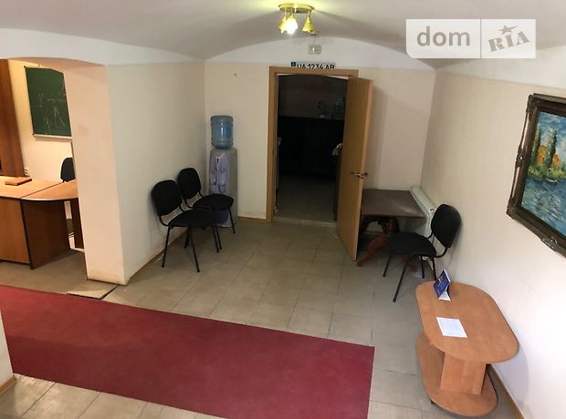 Офисное помещение на 58 кв.м. в нежилом помещении в жилом доме в Черновцах фото 1 Офисное помещение на 58 кв.м. в нежилом помещении в жилом доме в Черновцах фото 1