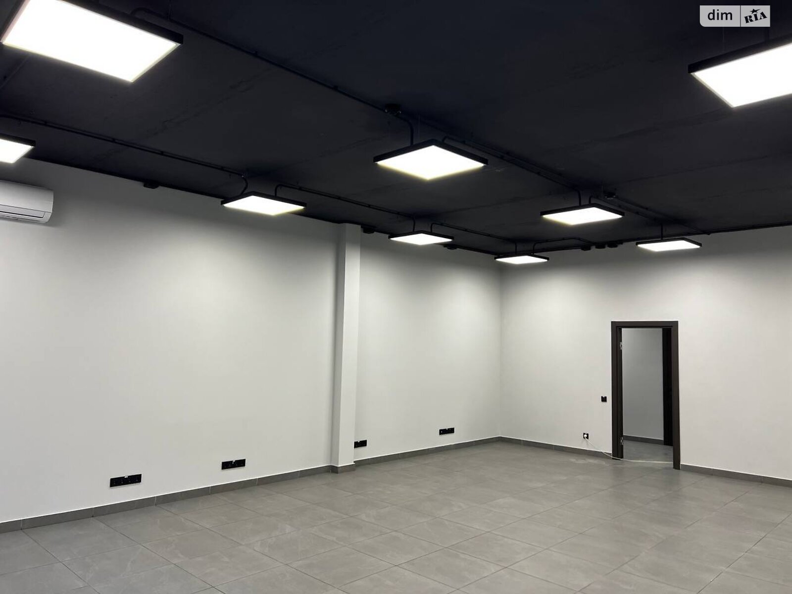 Офисное помещение на 582.3 кв.м. в Днепре фото 1 Офисное помещение на 582.3 кв.м. в Днепре фото 1