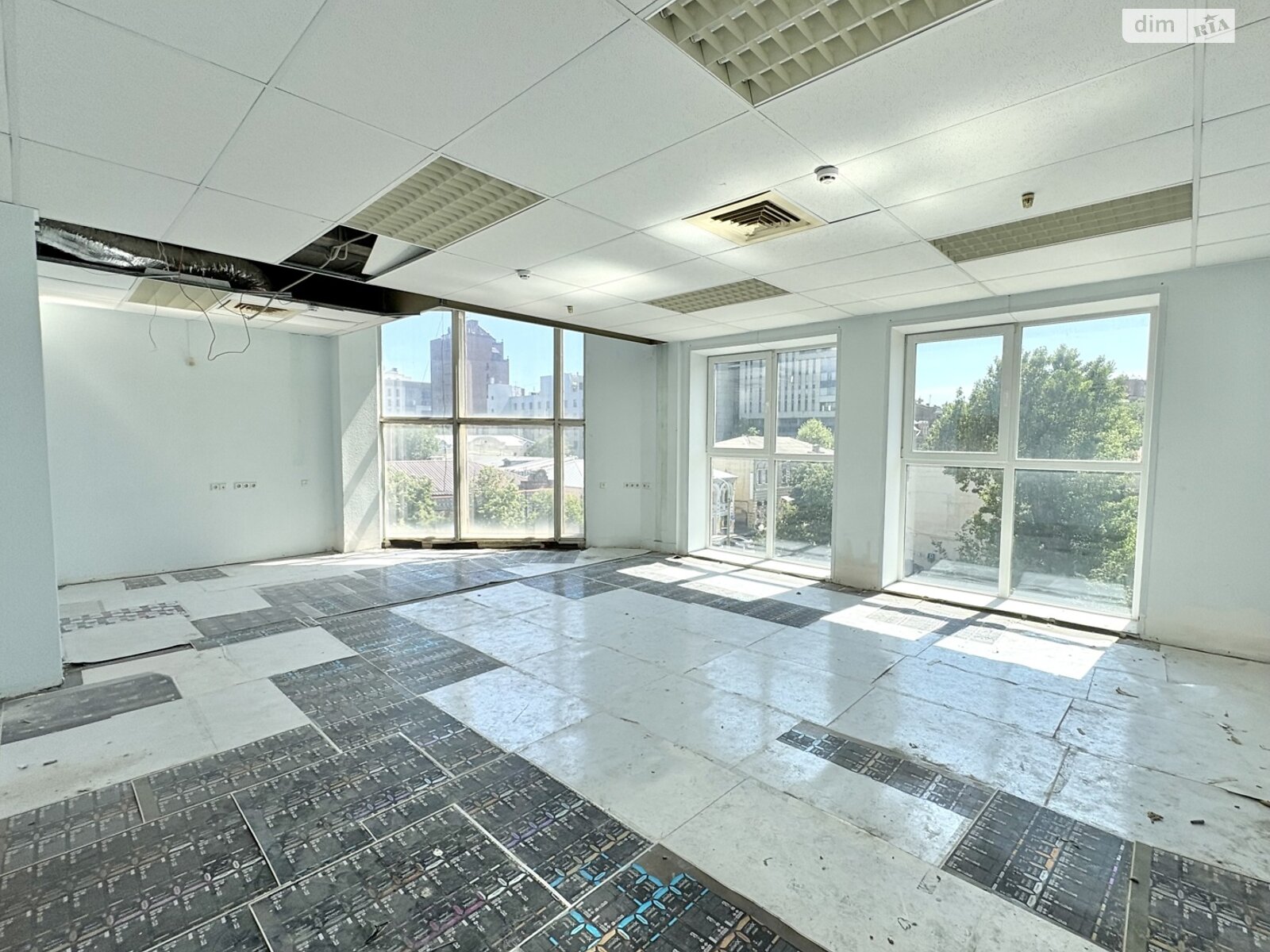 Офисное помещение на 1147.8 кв.м. в Днепре фото 1