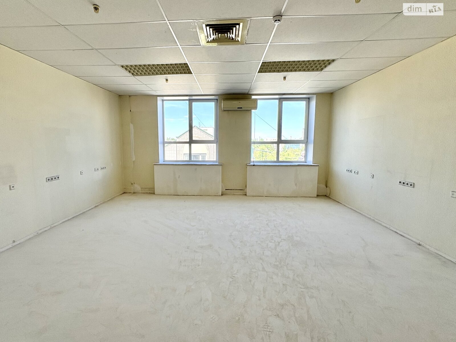 Офисное помещение на 1147.8 кв.м. в Днепре фото 1