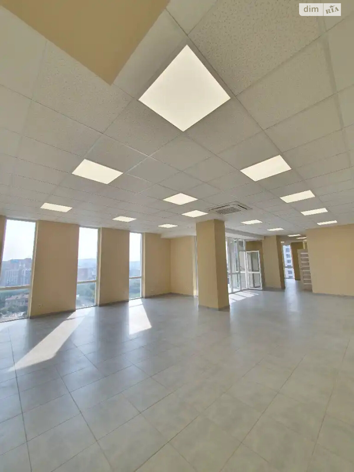 Офісне приміщення на 125.5 кв.м. в Дніпрі фото 1