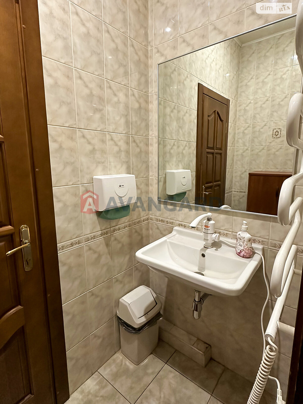 Офисное помещение на 127 кв.м. в Днепре фото 1 Офисное помещение на 127 кв.м. в Днепре фото 1