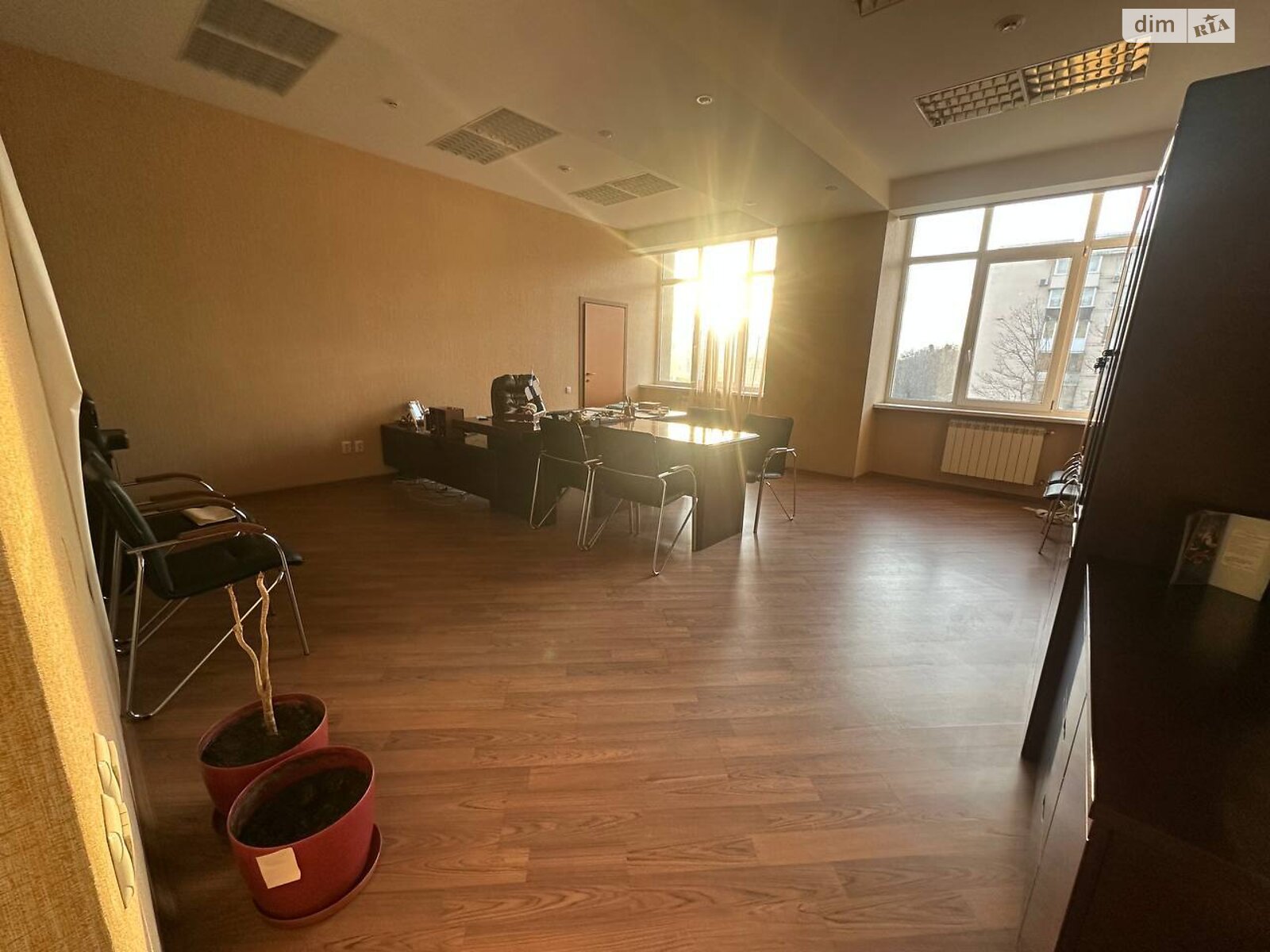 Офісне приміщення на 3955.7 кв.м. в Харкові фото 1