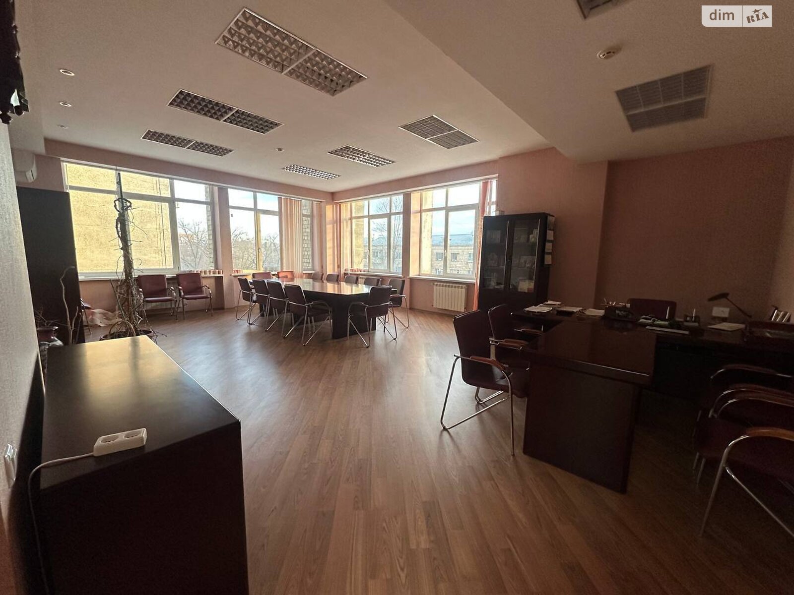 Офісне приміщення на 3955.7 кв.м. в Харкові фото 1