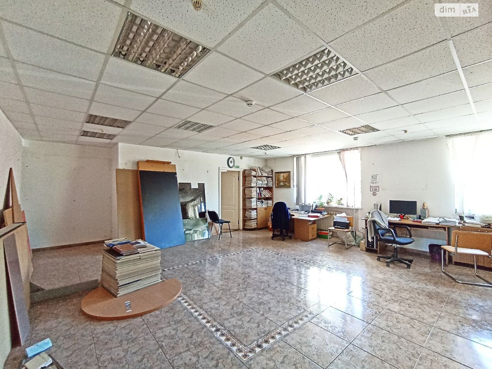 Офісне приміщення на 383 кв.м. в Хмельницькому фото 1 Офісне приміщення на 383 кв.м. в Хмельницькому фото 1